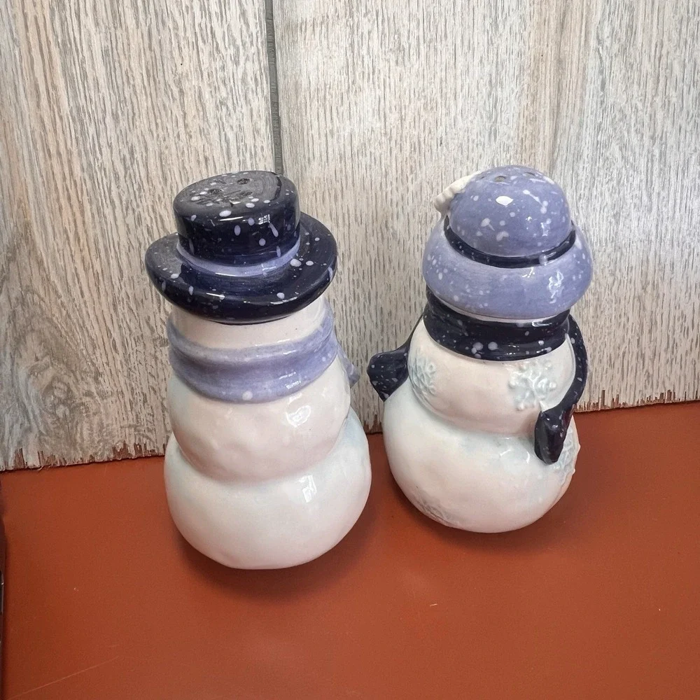 HOME Snowmen Blue And White Salt & Pepper Shakers Ceramic Christmas Kitchen